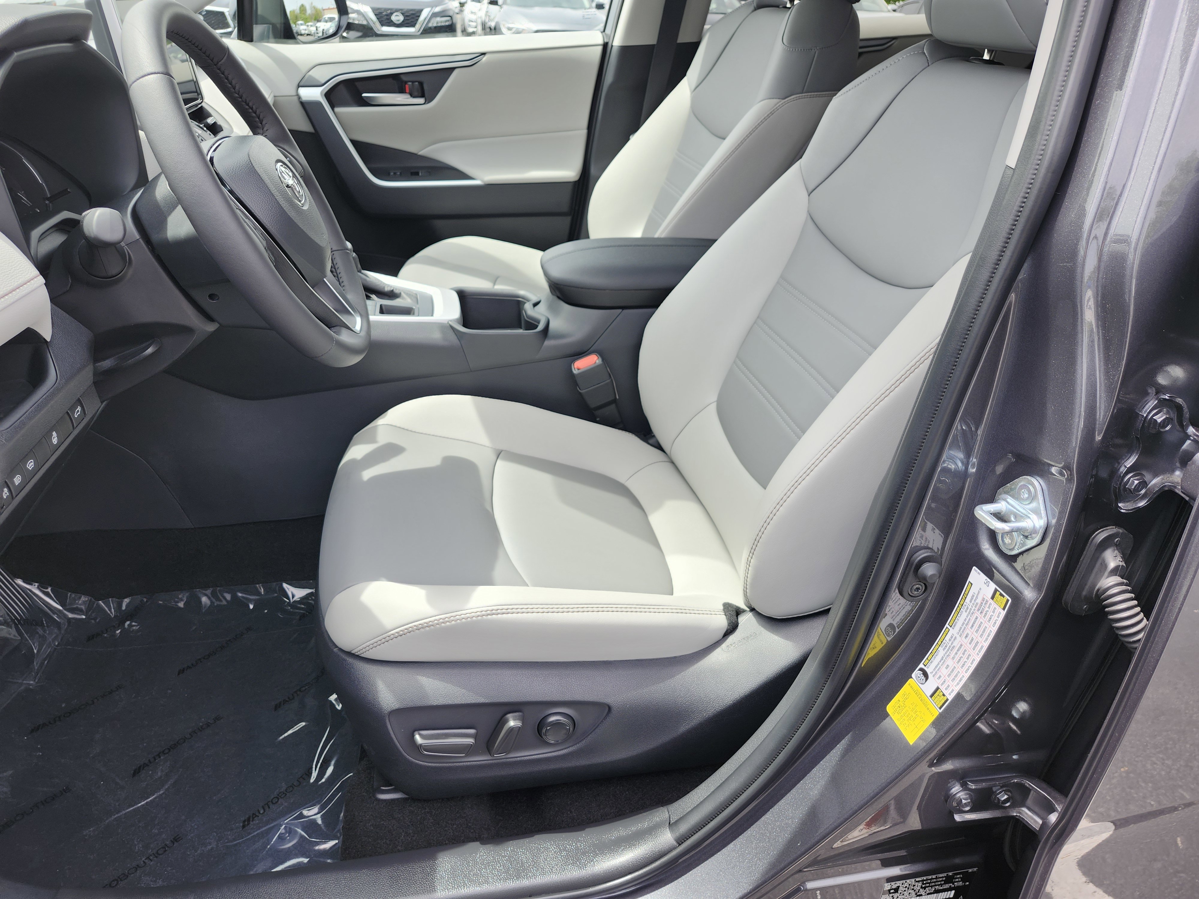 Used 2025 Toyota RAV4 XLE Premium w/ Weather Package AWD/4WD image 25