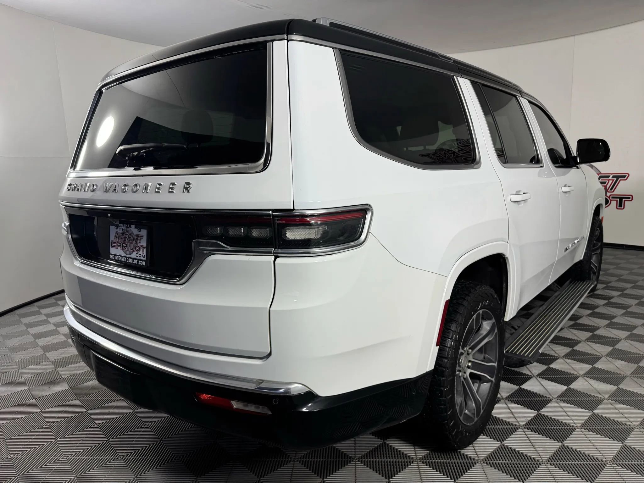 Used 2023 Jeep Grand Wagoneer 4WD w/ Flexible Seating Group image 29