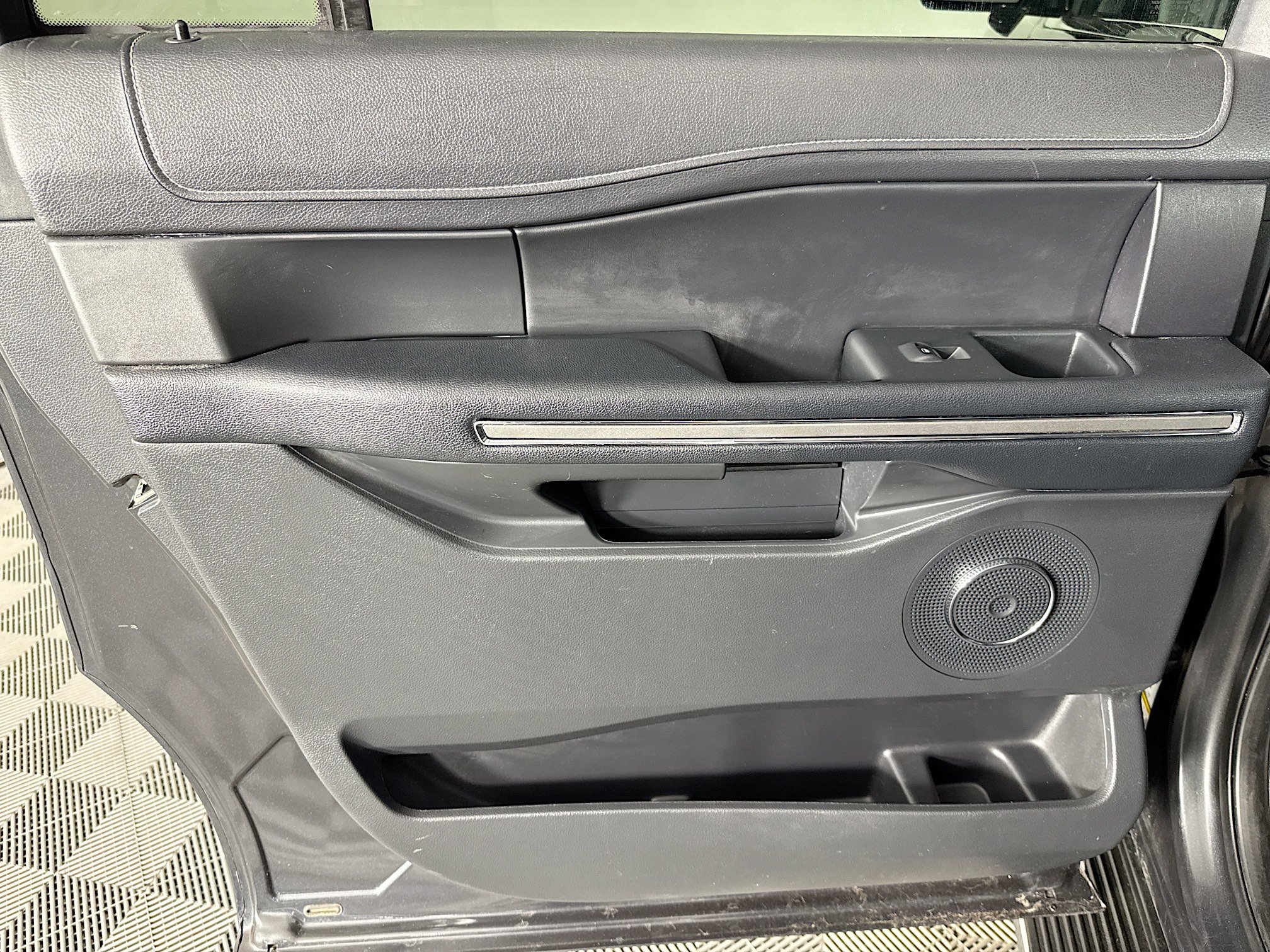 Used 2022 Ford Expedition Max XLT image 43