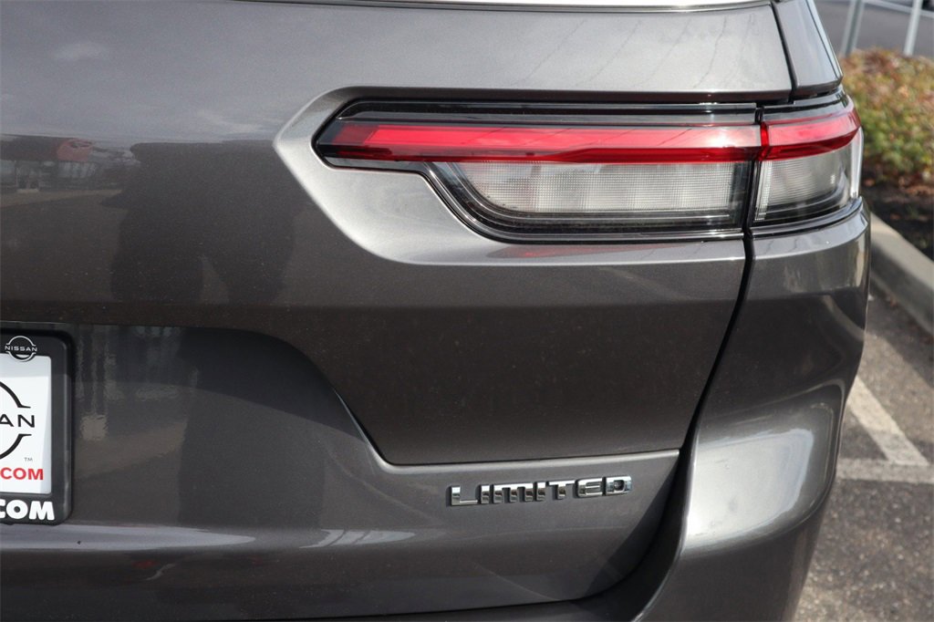 Used 2022 Jeep Grand Cherokee L Limited image 46