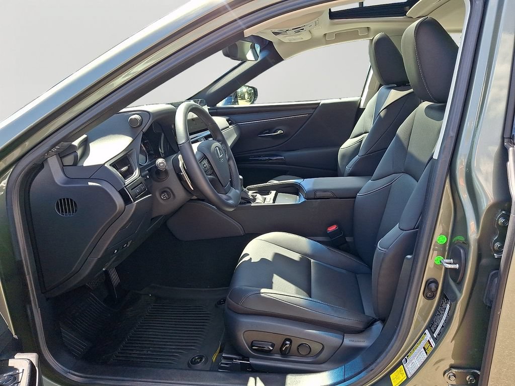 Used 2025 Lexus ES 350 w/ Premium Package FWD image 13