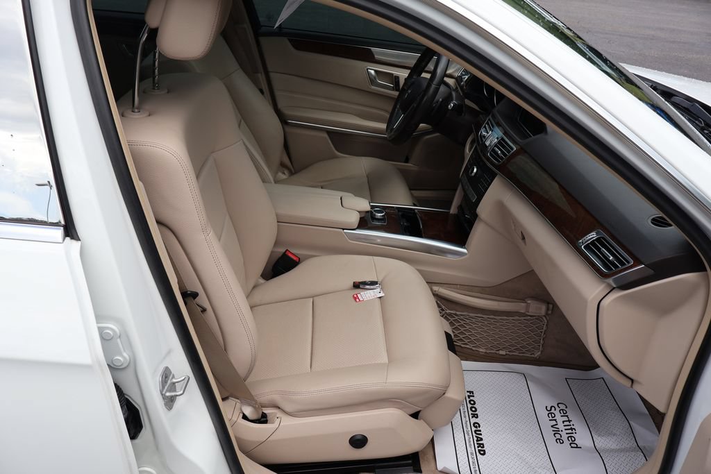 Used 2016 Mercedes-Benz E 350 4MATIC Sedan image 23