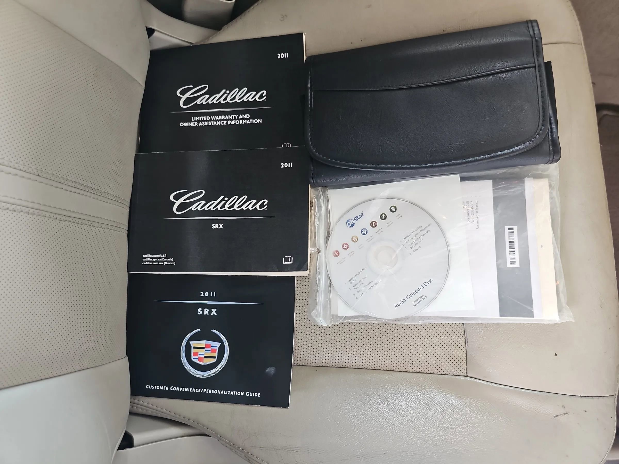 Used 2011 Cadillac SRX Luxury image 44