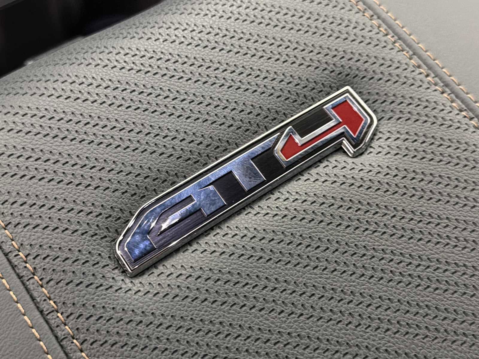 Certified 2025 GMC Yukon XL AT4 w/ AT4 Premium Plus Package image 36