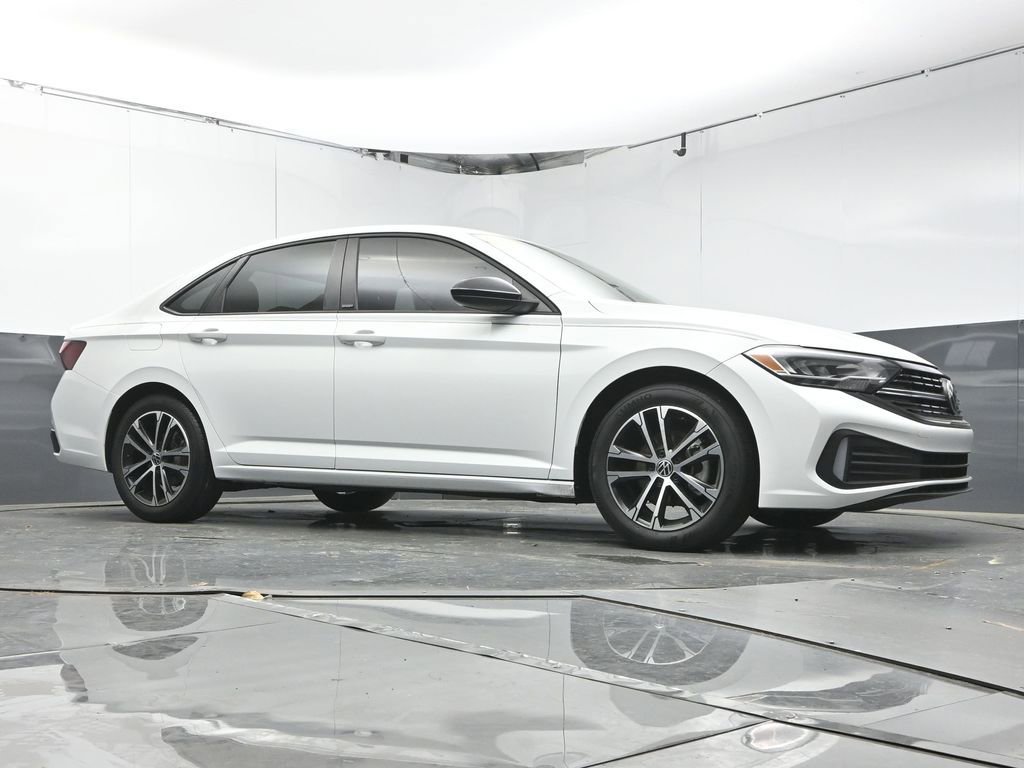 Used 2023 Volkswagen Jetta Sport image 29