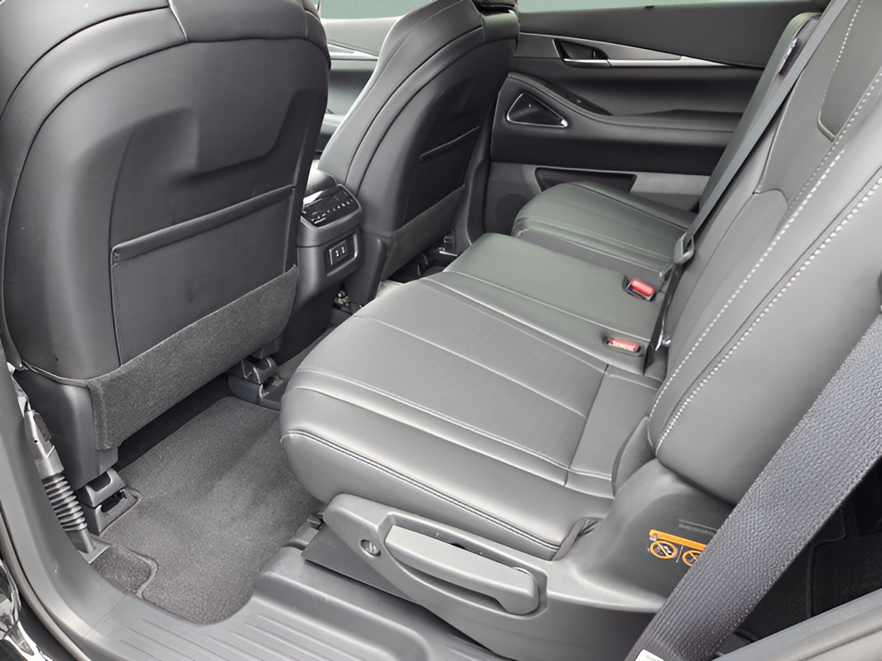 Certified 2026 INFINITI QX60 Luxe w/ Cargo Package FWD image 28