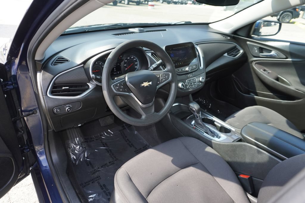 Used 2022 Chevrolet Malibu LT FWD image 23