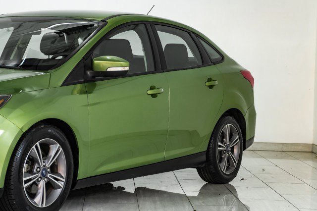 Used 2018 Ford Focus SE w/ SE Appearance Package image 56