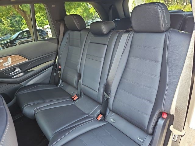 New 2026 Mercedes-Benz GLS 580 4MATIC image 14