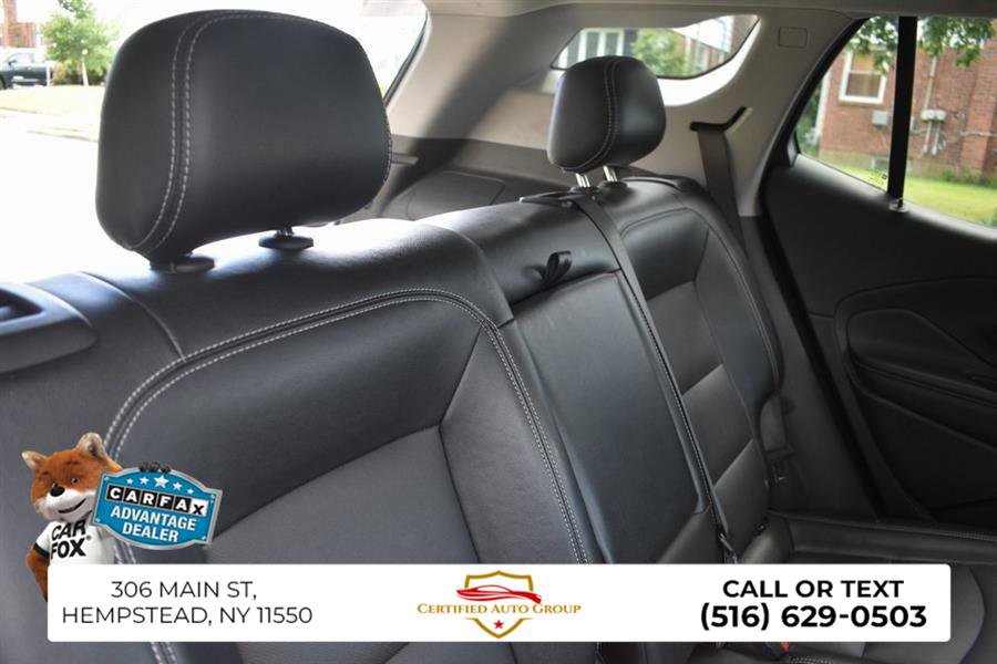 Used 2023 GMC Terrain SLT image 11