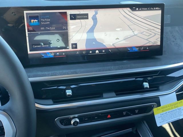 Used 2025 BMW X7 M60i w/ Climate Comfort Package image 21