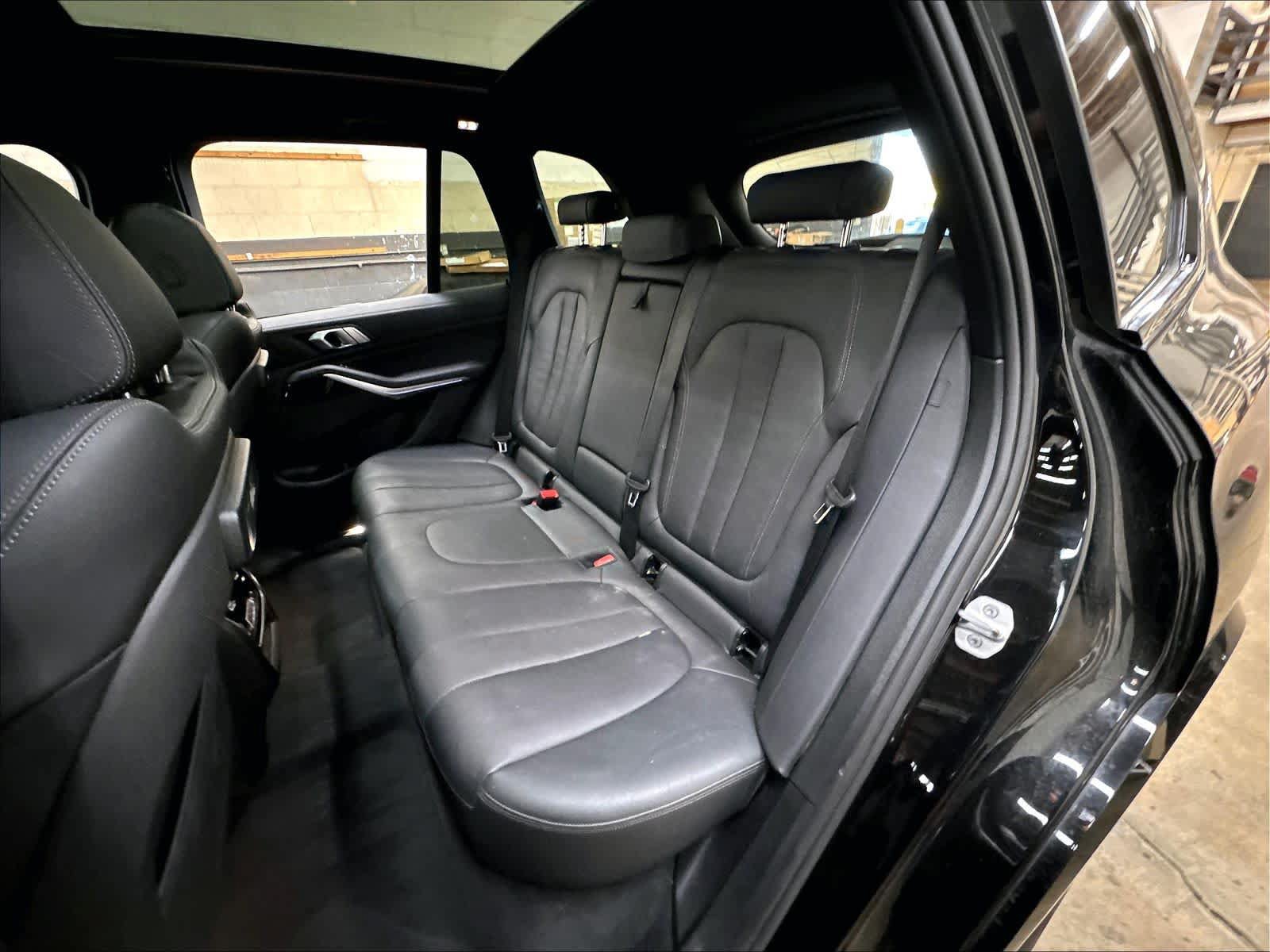 Used 2021 BMW X5 xDrive40i w/ M Sport Package AWD/4WD image 28