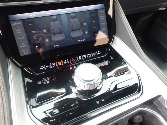 Used 2023 Jeep Grand Wagoneer Series III w/ HD Trailer Tow Package image 21