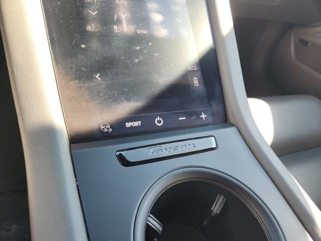 Used 2022 Porsche Taycan image 32