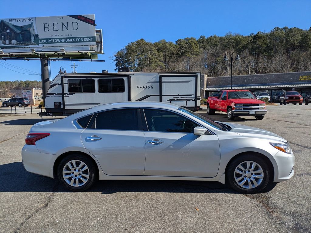Used 2018 Nissan Altima 2.5 S w/ S Convenience Package image 3