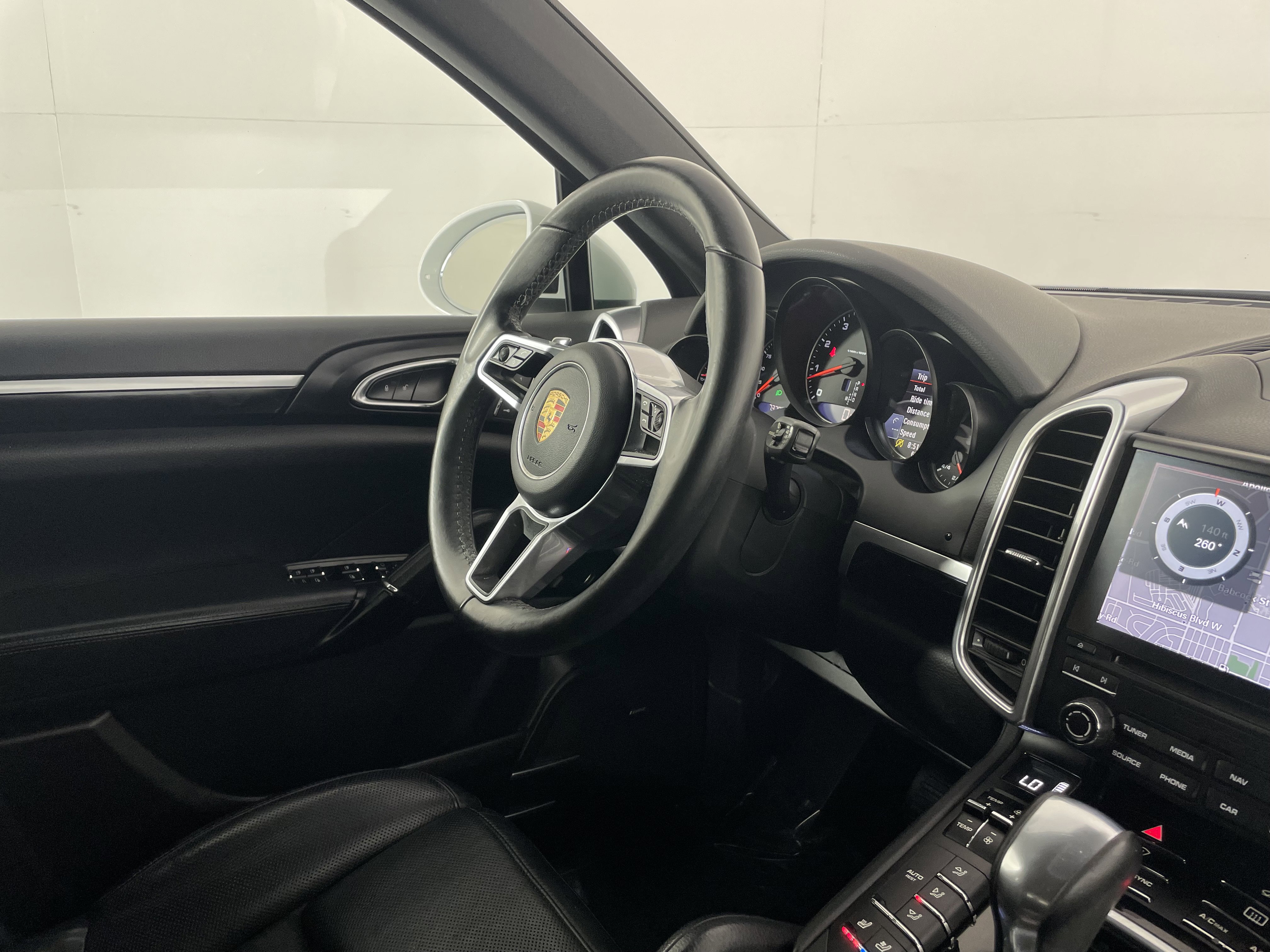 Certified 2018 Porsche Cayenne Platinum Edition image 12