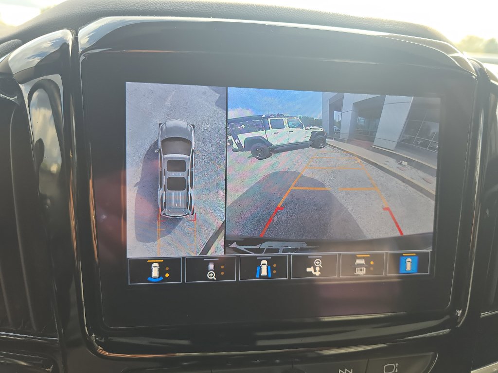 Used 2023 Chevrolet Traverse Premier w/ Redline Edition image 29