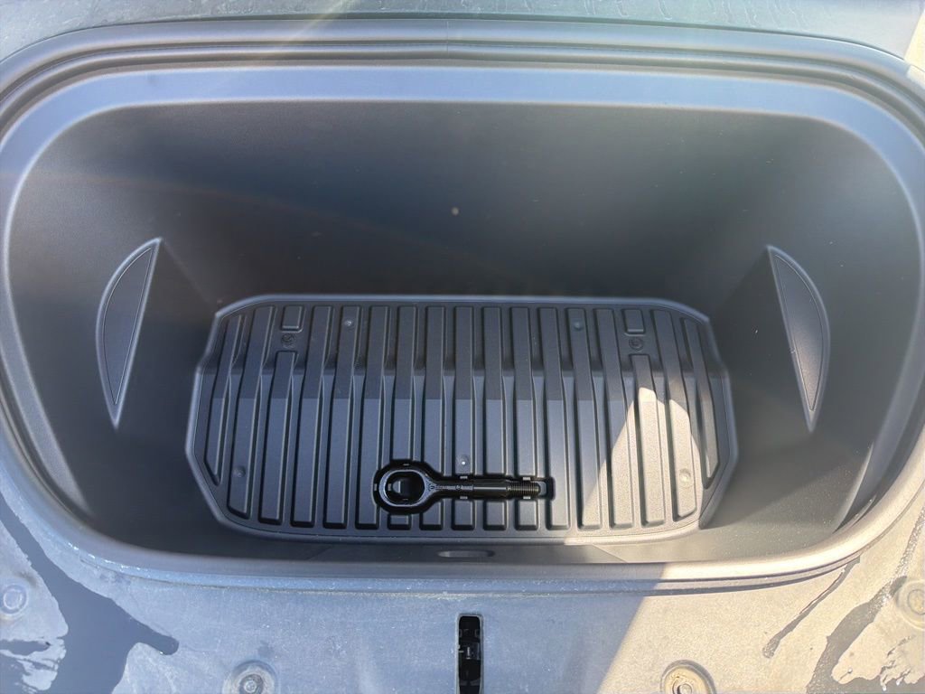 Used 2023 Tesla Model Y Long Range image 29