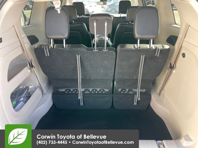 Used 2024 Chrysler Pacifica Touring-L image 29