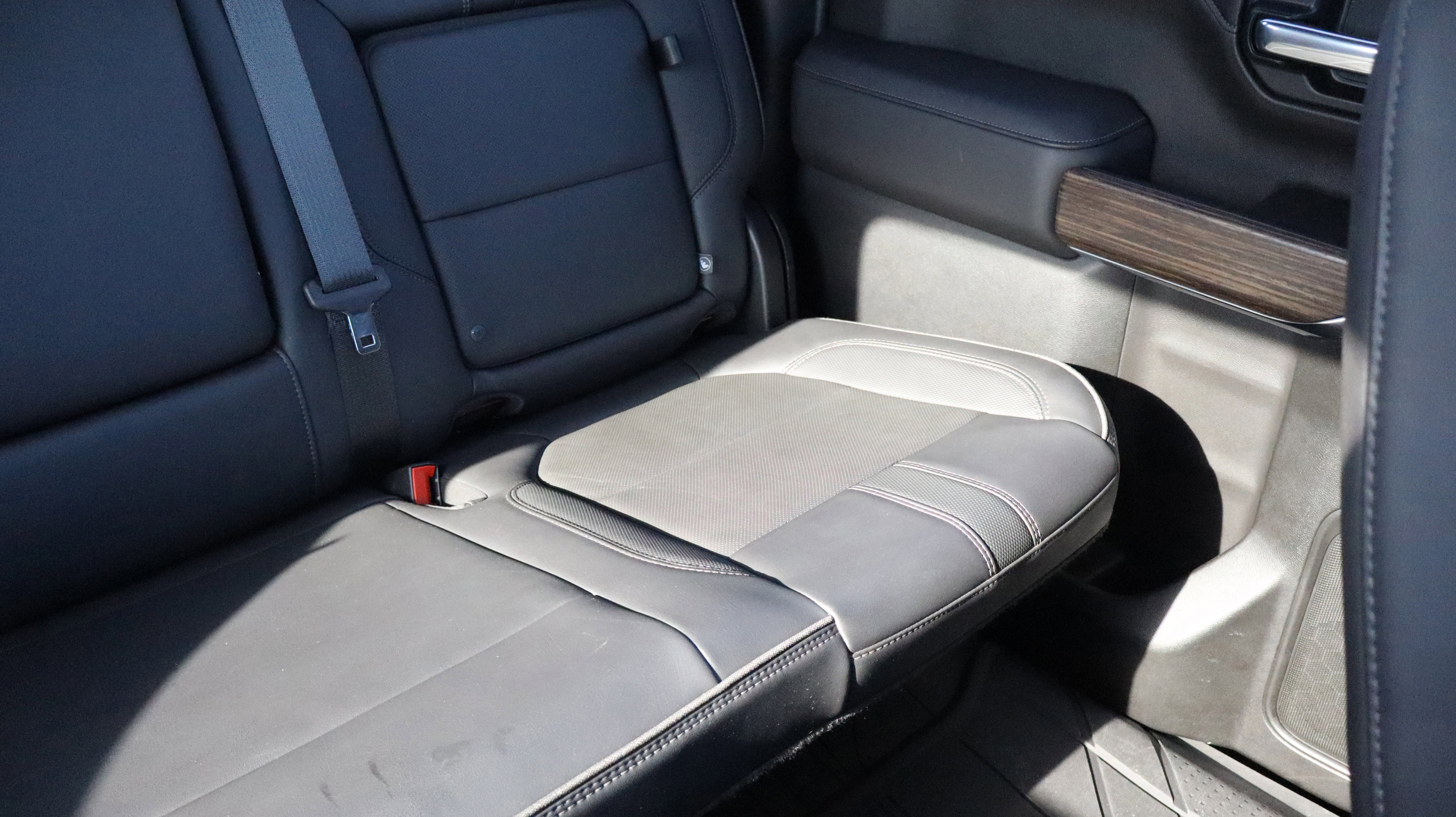 Certified 2022 Chevrolet Silverado 1500 High Country w/ Technology Package image 13