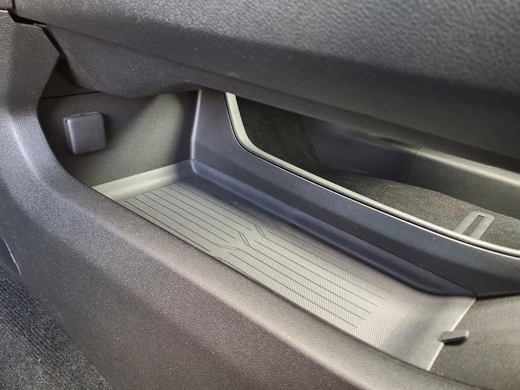 Used 2025 Chevrolet Equinox EV LT w/ Comfort Package AWD/4WD image 29