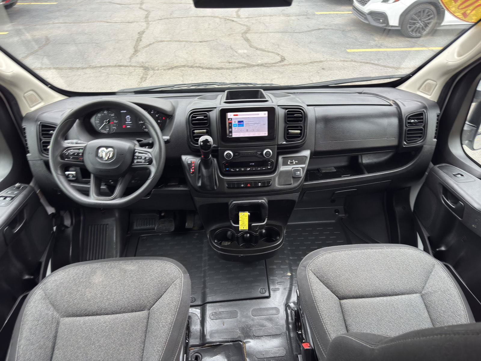 Used 2025 RAM ProMaster 2500 w/ Convenience Group FWD image 15