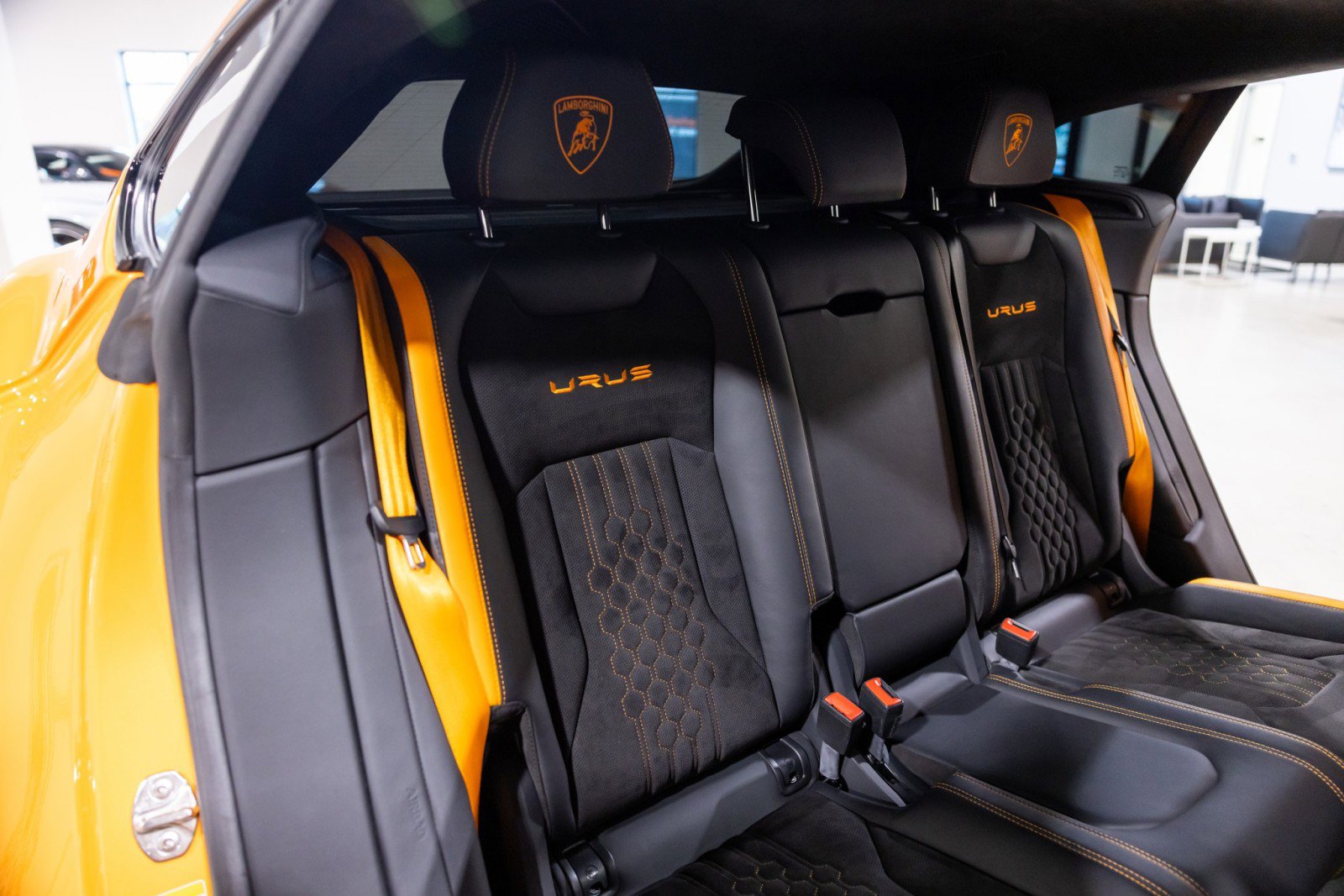Used 2024 Lamborghini Urus S AWD/4WD image 35