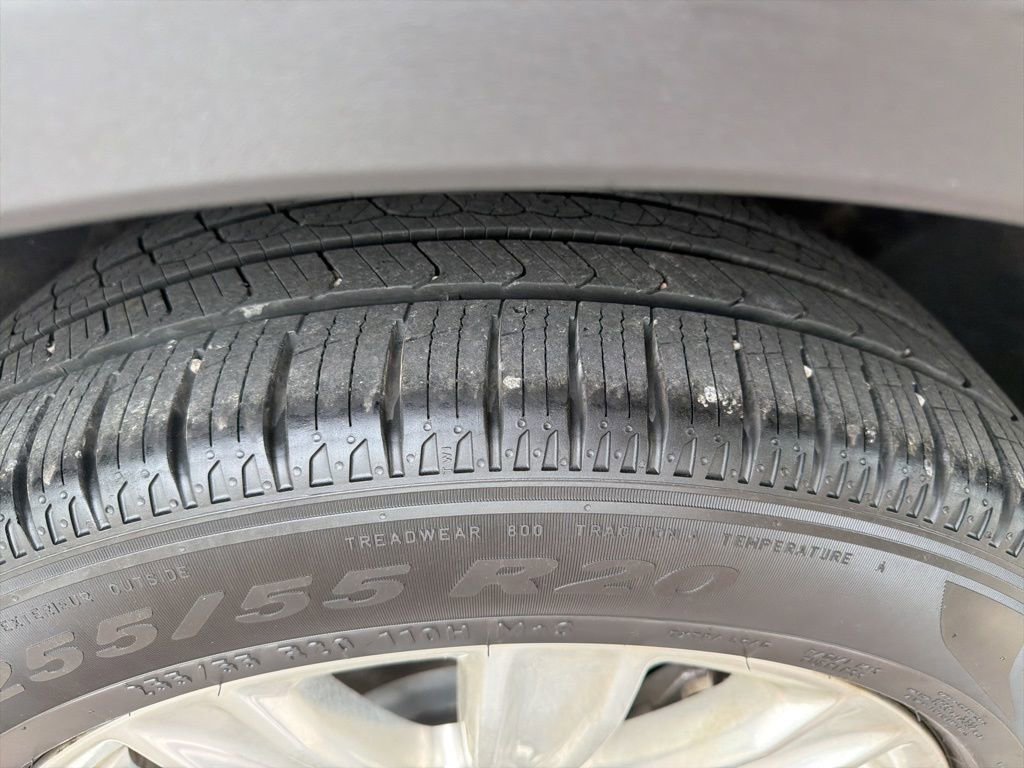 Used 2020 Ford Explorer Limited image 16