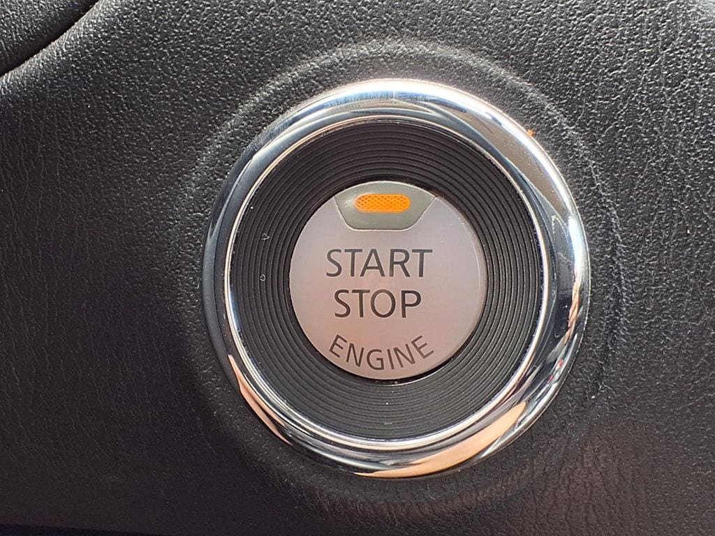 Used 2018 Nissan Pathfinder SL FWD image 14