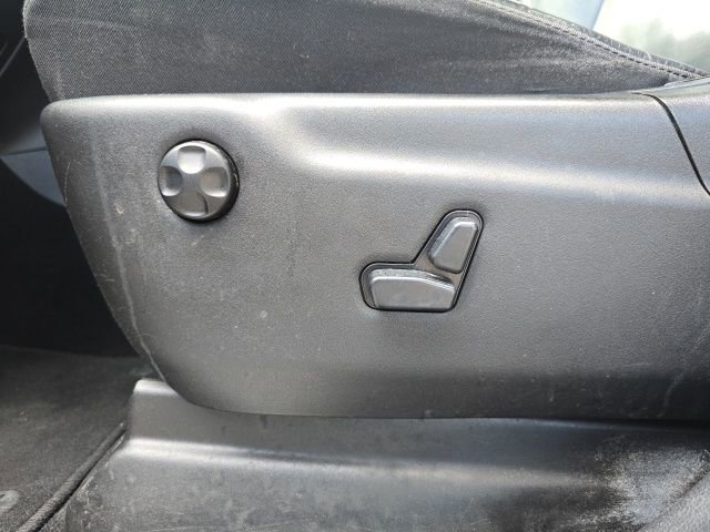 Used 2019 Jeep Grand Cherokee Limited AWD/4WD image 10