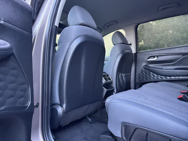 Used 2019 Hyundai Santa Fe SEL FWD image 16