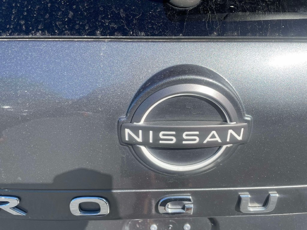 Used 2023 Nissan Rogue SV AWD/4WD image 13