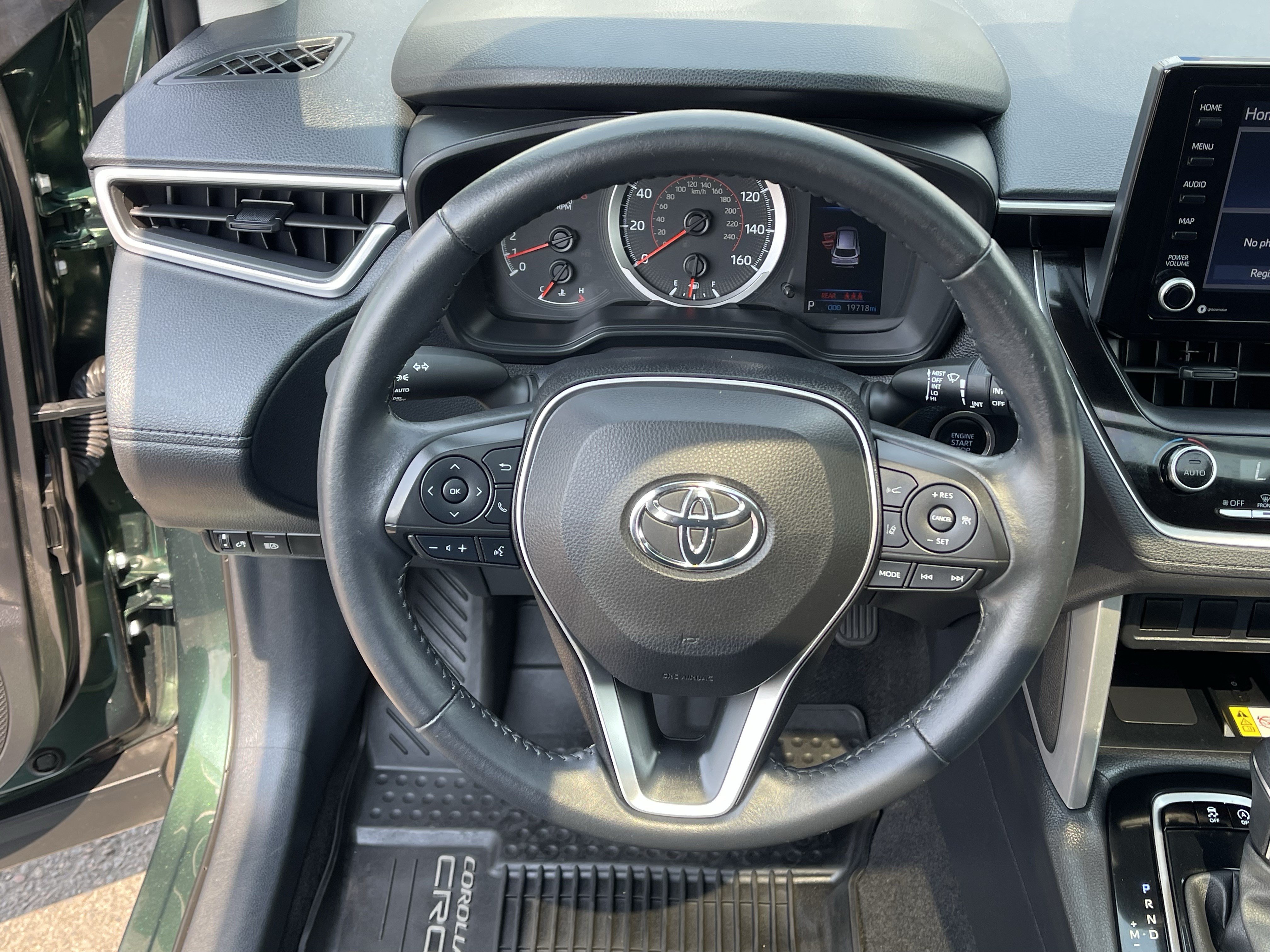 Used 2022 Toyota Corolla Cross LE w/ Moonroof Package AWD/4WD image 14