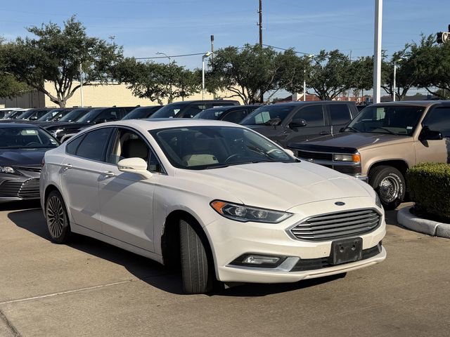 Used 2017 Ford Fusion SE w/ Fusion SE Technology Package FWD image 3