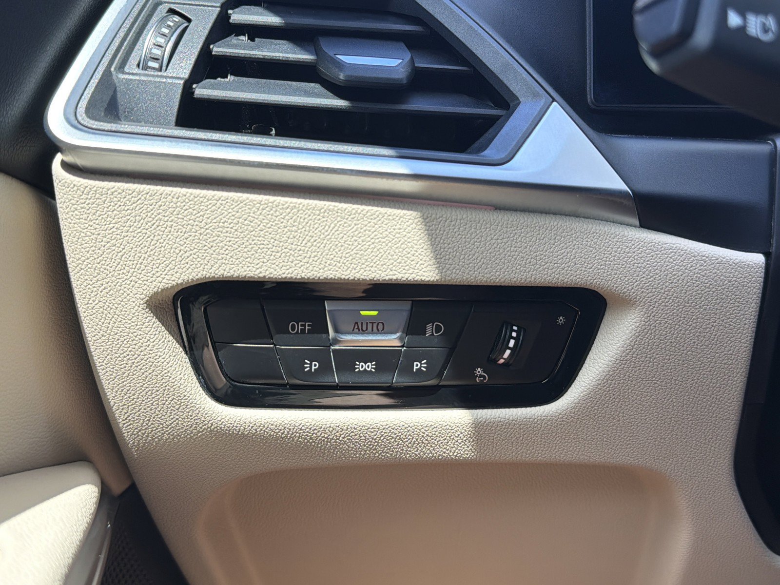 Used 2023 BMW 330i Sedan w/ Premium Package RWD image 26