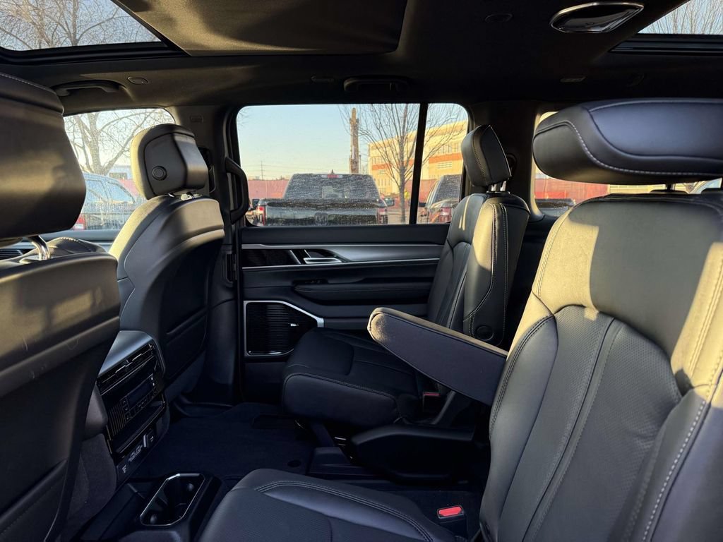 New 2026 Jeep Grand Wagoneer Limited w/ Premium Group II AWD/4WD image 17