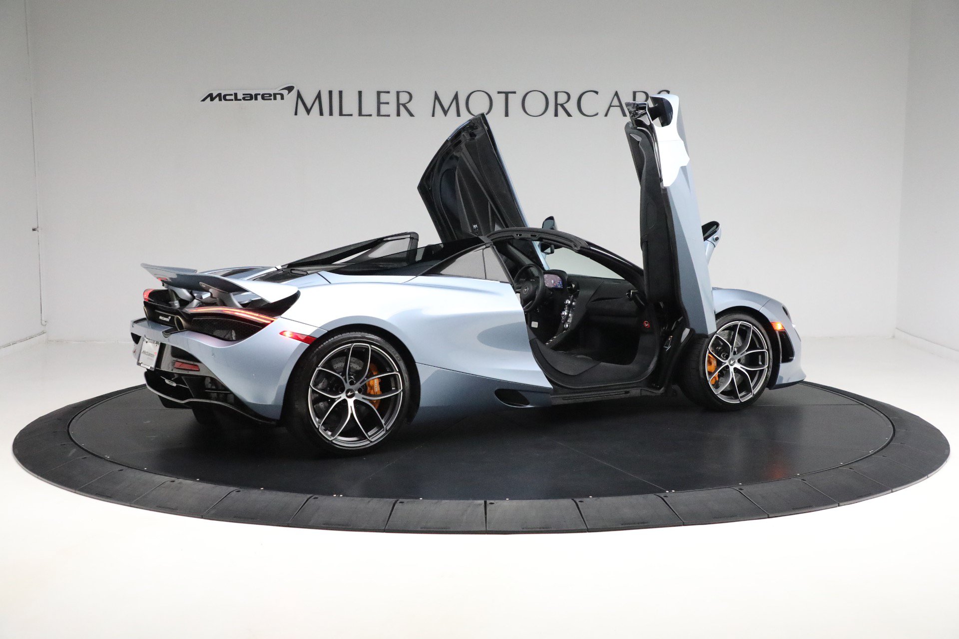 Used 2023 McLaren 720S Performance RWD image 21