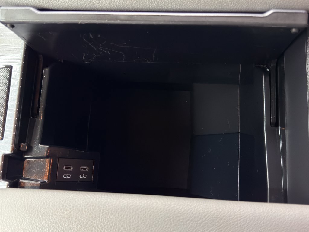 Used 2025 Toyota Sienna XLE w/ XLE Plus Package FWD image 21