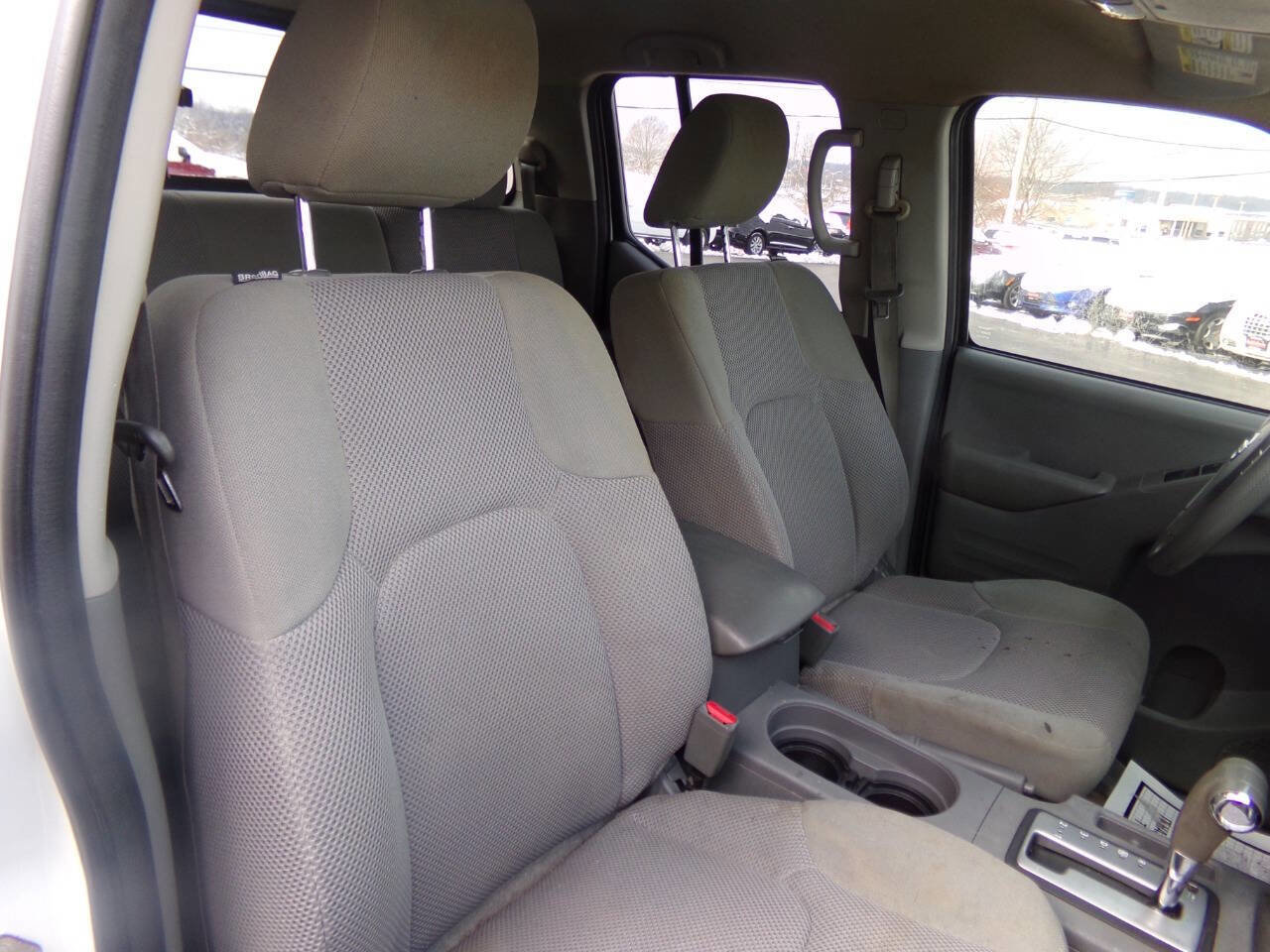 Used 2018 Nissan Frontier SV image 25