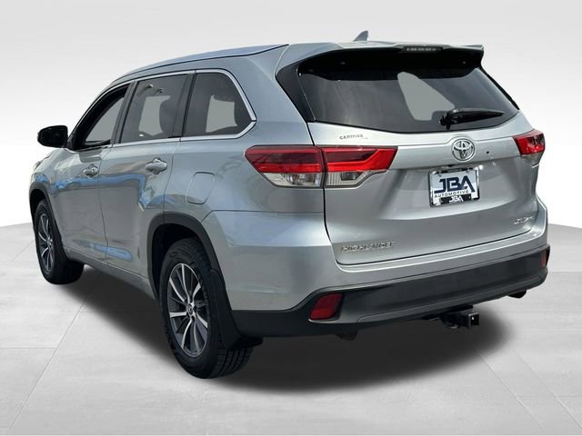 Used 2017 Toyota Highlander XLE AWD/4WD image 24