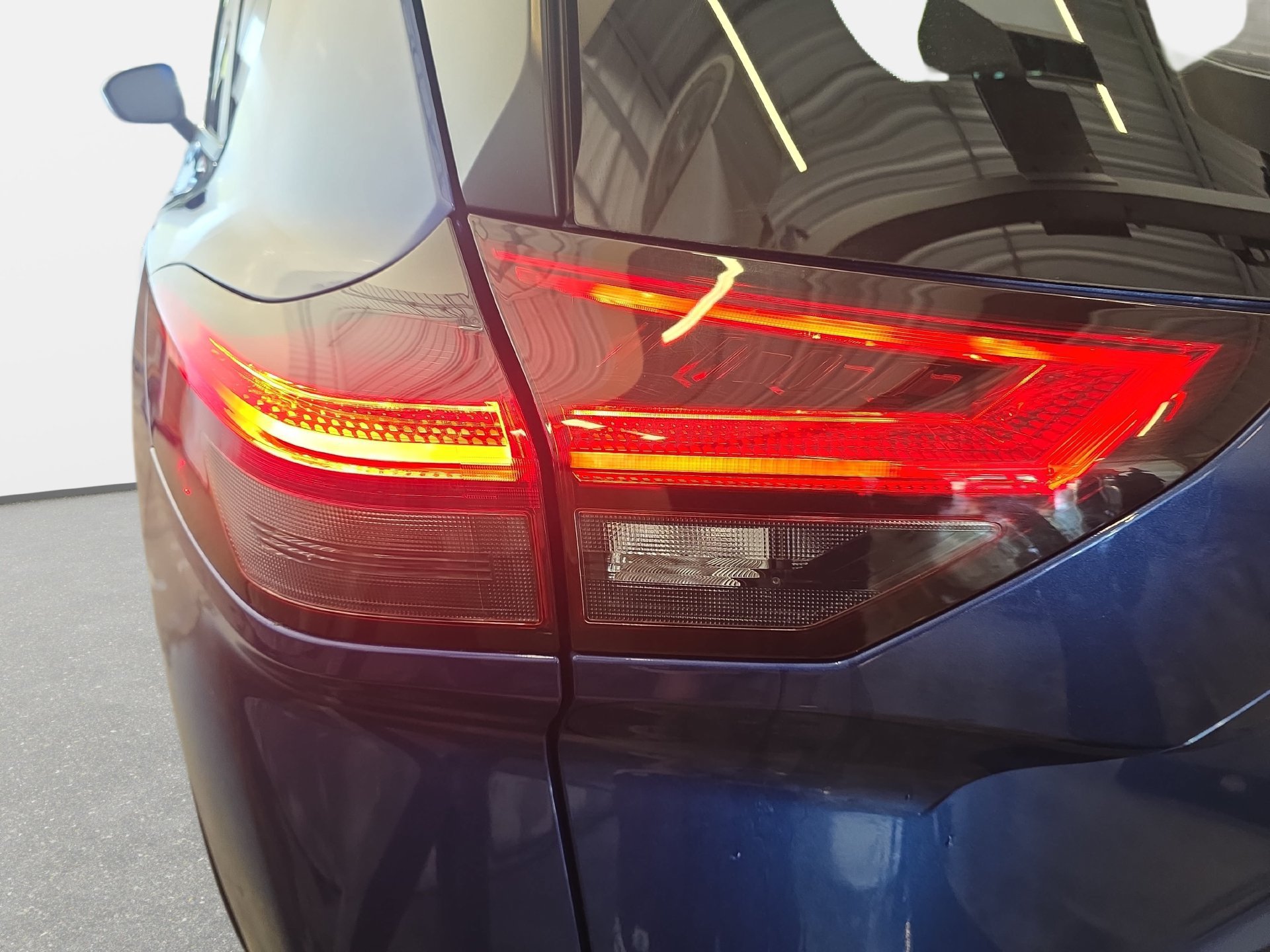 Used 2023 Nissan Rogue SV AWD/4WD image 31