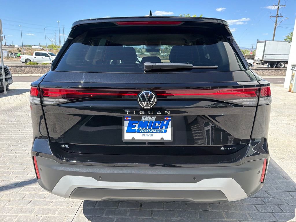 Certified 2025 Volkswagen Tiguan SE AWD/4WD image 6
