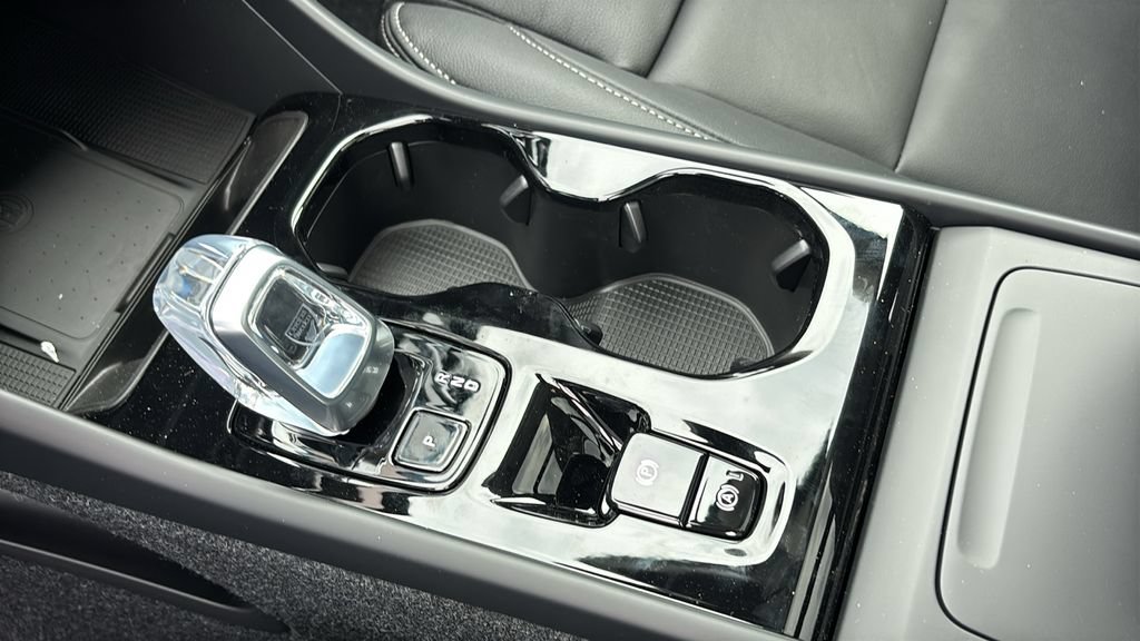 New 2026 Volvo XC40 B5 Plus w/ Protection Package Premier AWD/4WD image 22