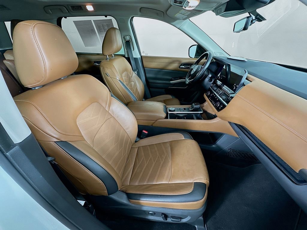 Certified 2023 Nissan Pathfinder Platinum image 40