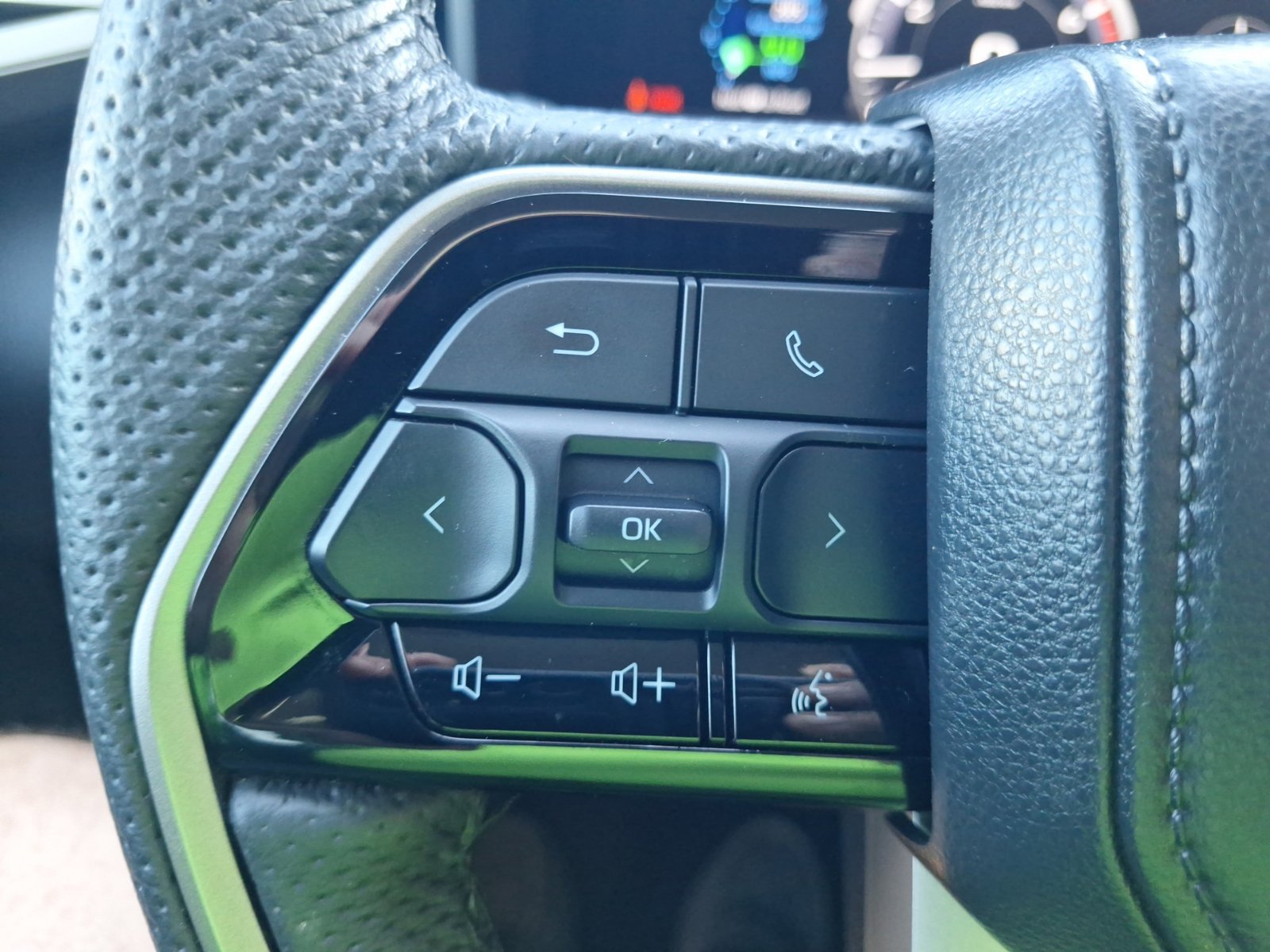 Used 2024 Toyota Tundra Limited w/ Power Package AWD/4WD image 22