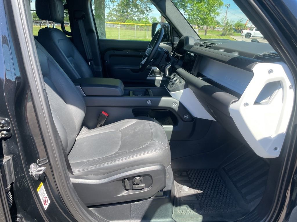 Used 2023 Land Rover Defender 110 S image 19