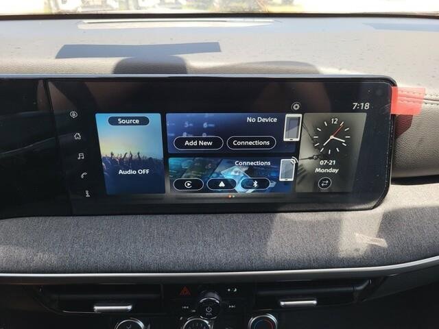 New 2025 Nissan Kicks SV w/ Illumination Package image 9