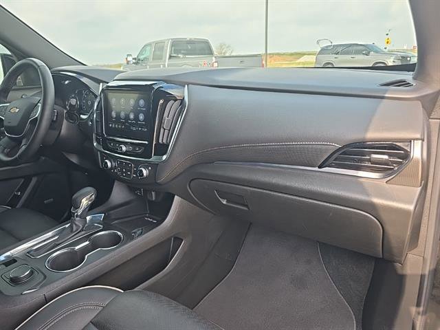 Used 2023 Chevrolet Traverse Premier image 12