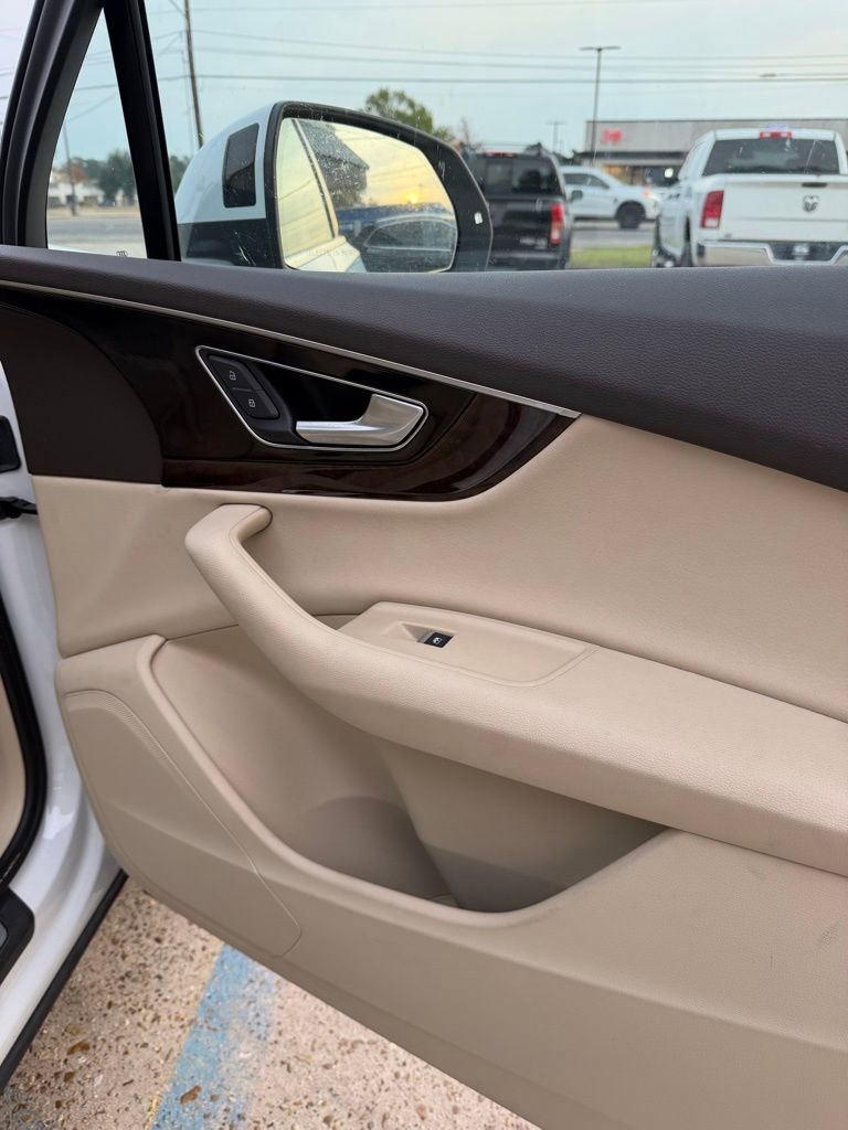 Used 2017 Audi Q7 3.0T Premium Plus image 14