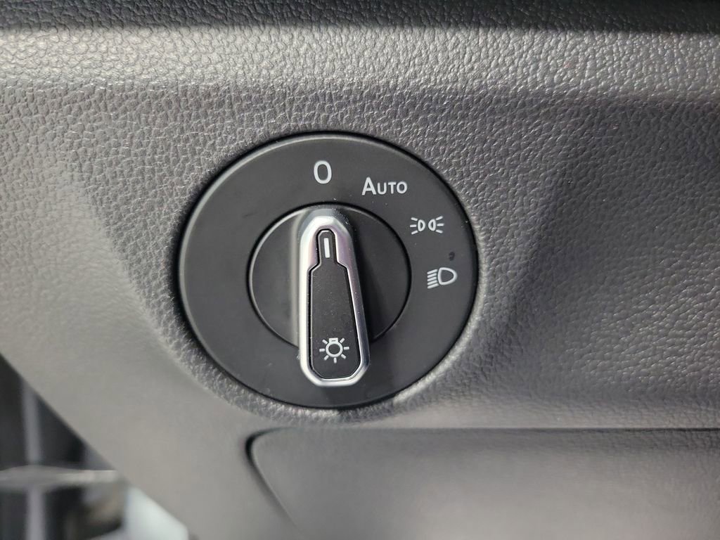 Used 2023 Volkswagen Jetta SE w/ Panoramic Sunroof Package FWD image 35
